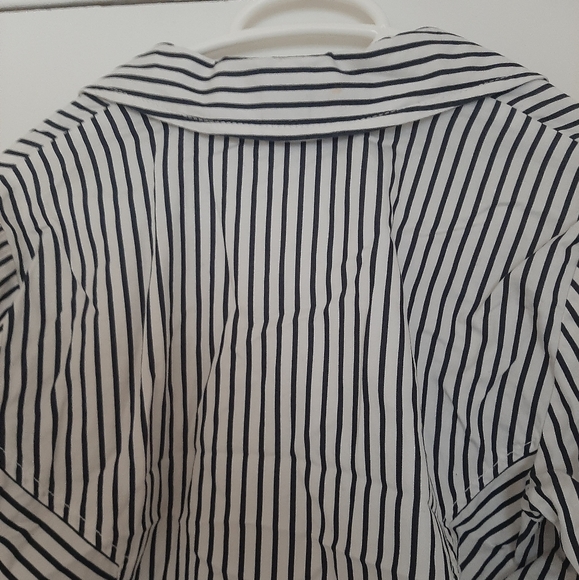 Jones New York Signature Button Down Small Shirt - Picture 3 of 8